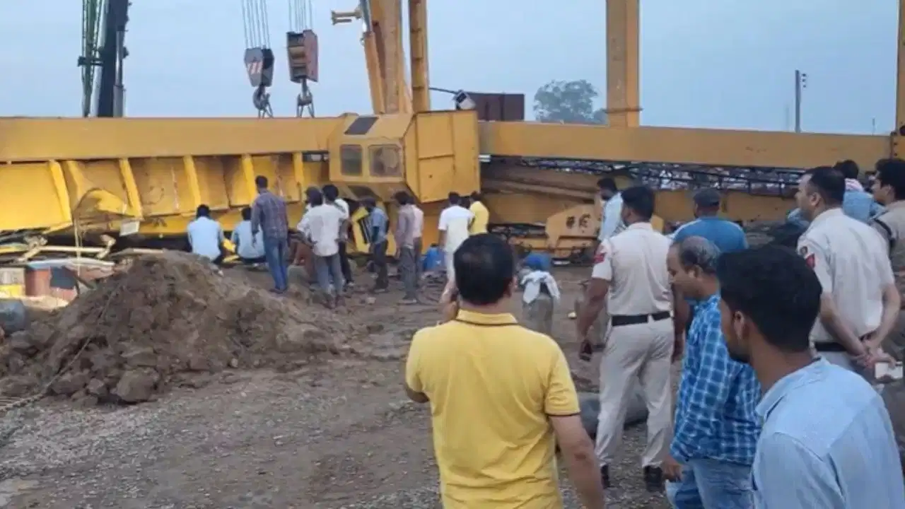 फरीदाबाद हादसा अपडेट : जेवर एयरपोर्ट एक्सप्रेस-वे निर्माण स्थल पर पलटी क्रेन, इंजीनियर समेत 3 की मौत, जाँच आदेश जारी