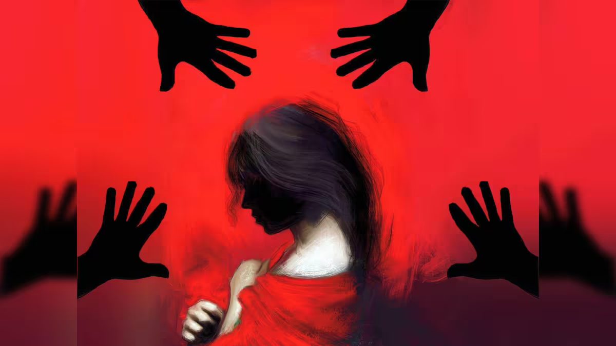 CG Gang Rape News : दिनदहाड़े युवती से सामूहिक दुष्कर्म, विरोध करने पर दरिंदों ने फुफेरे भाई के बांधे हाथ-पैर, तीन आरोपी गिरफ्तार