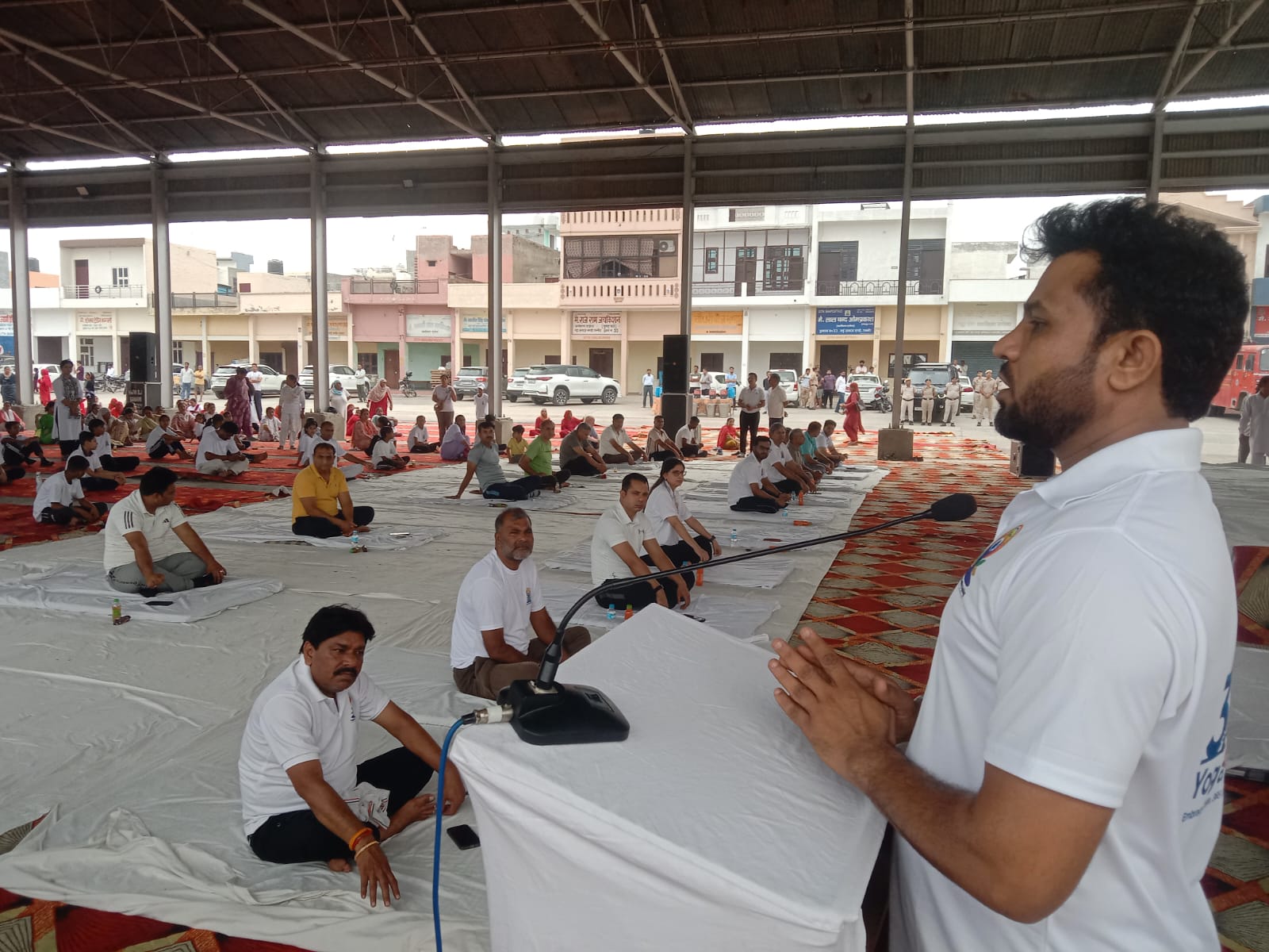 गन्नौर की नई अनाज मंडी में मनाया गया योग दिवस, विधायक देवेंद्र कादियान ने क्षेत्रवासियों संग किया अभ्यास
