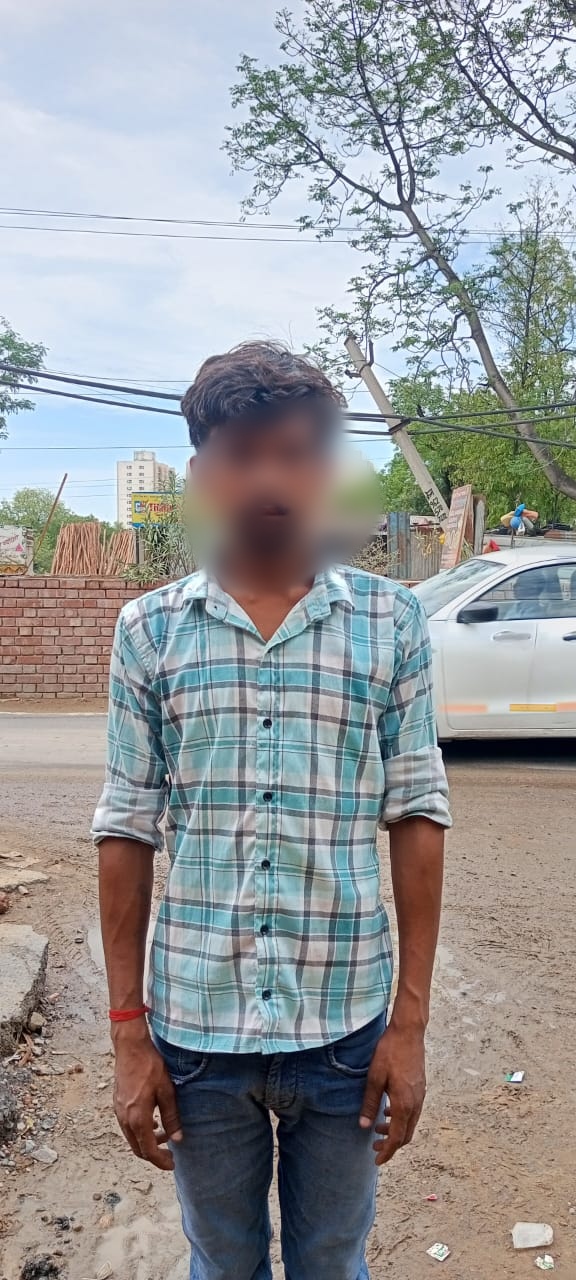 गुरुग्राम: पान-बीड़ी की दुकान की आड़ में बेच रहा था गांजा, गिरफ्तार
