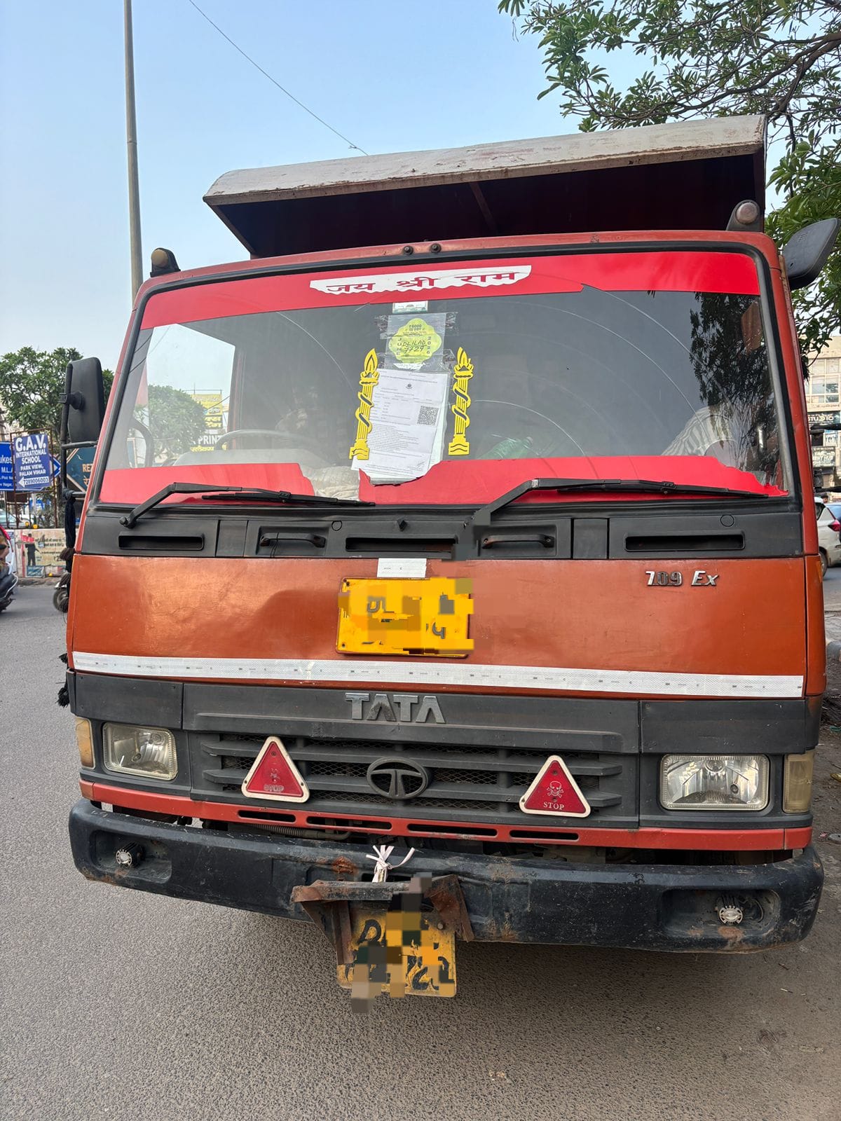 गुरुग्राम: फर्जी नो-एंट्री परमिशन दिखाकर दौड़ रहा था कैंटर, पुलिस ने ड्राइवर-मालिक पर कसा शिकंजा