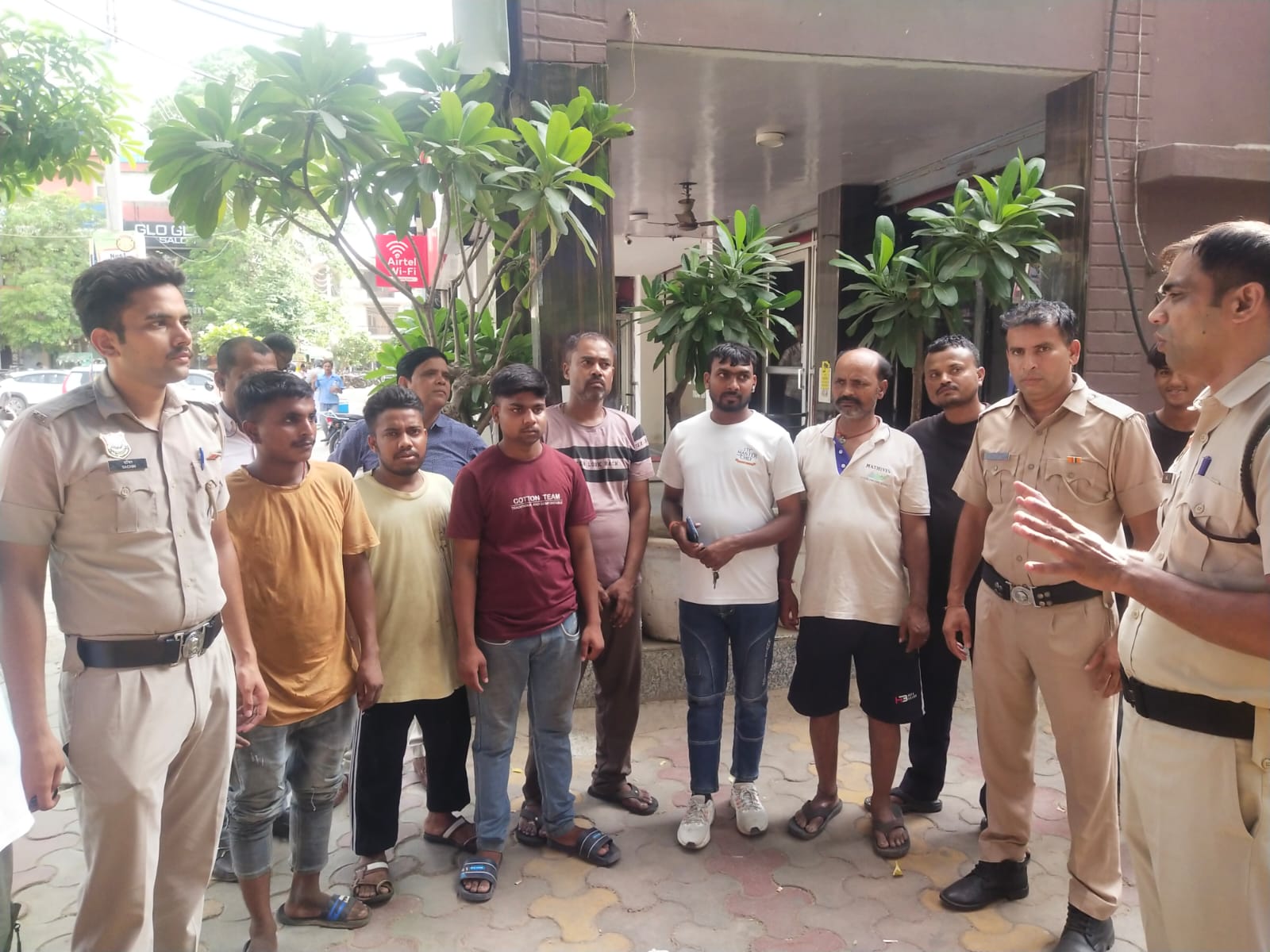 नशे और साइबर अपराध के खिलाफ गुरुग्राम पुलिस का जागरूकता अभियान, लोगों को दिलाया नशा मुक्त समाज का संकल्प