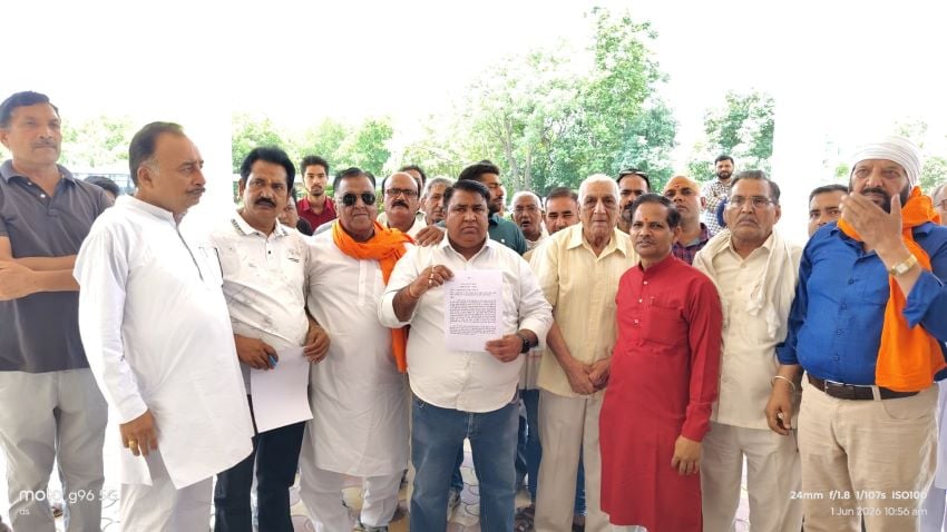 हांसी में पानी पर बड़ा घमासान, पाइपलाइन कनेक्शन को लेकर आमने-सामने हुए शहरी और ग्रामीण