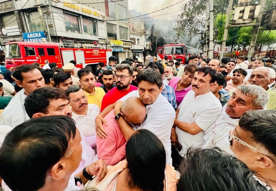 रोहतक अग्निकांड में 3 मौतों पर सियासत तेज, दीपेंद्र हुड्डा ने सरकार से पूछे कड़े सवाल
