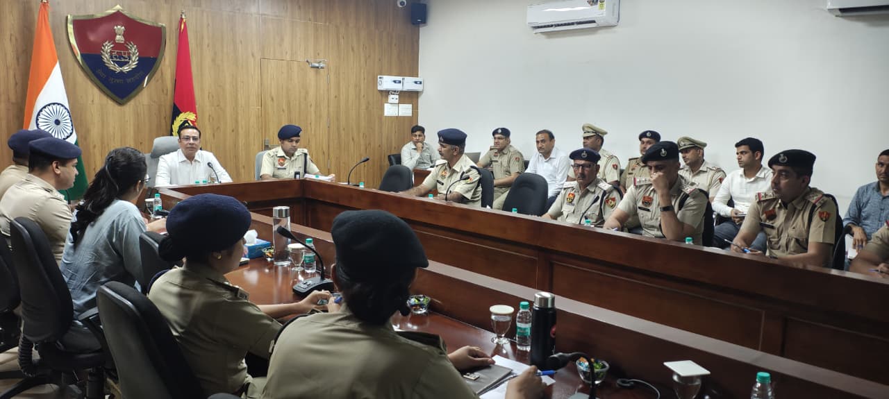 हिसार रेंज में IGP की अपराध गोष्ठी, साइबर व सामान्य अपराधों पर सख्त निर्देश जारी