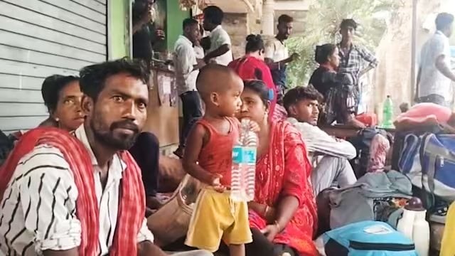 बॉर्डर पर बैठे अपने ही घुसपैठियों को देख बौखलाया बांग्लादेश, भारत पर लगाया जबरन बांग्लादेशी सीमा में धकेलने का आरोप