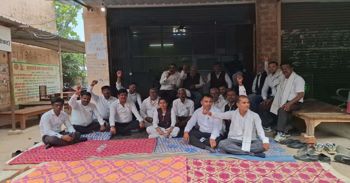 सरकार की ई-स्टाम्प और ऑनलाइन बैनामे का विरोध, अधिवक्ताओं ने खोला मोर्चा