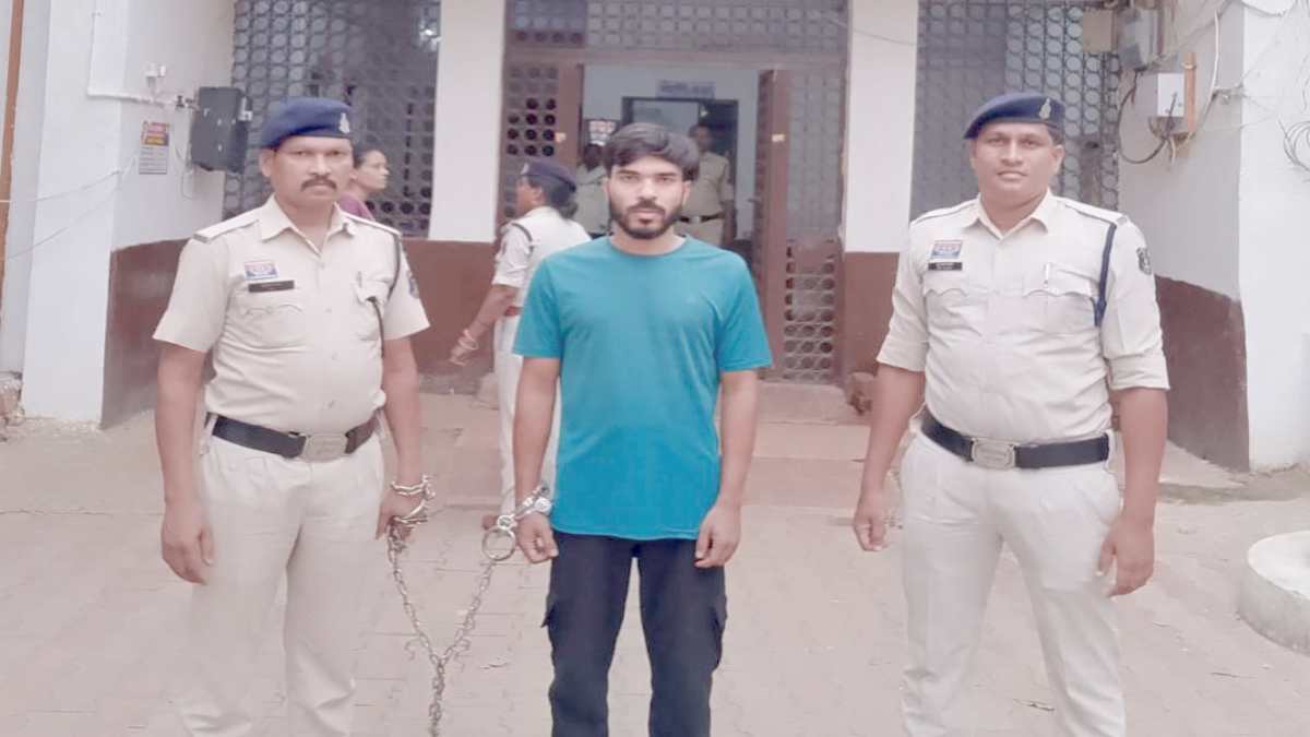 CG News : शादी का झांसा देकर दुष्कर्म, गभर्वती होने पर किया इंकार, शिक्षिका ने लगाई फांसी, आरोपी शिक्षक गिरफ्तार