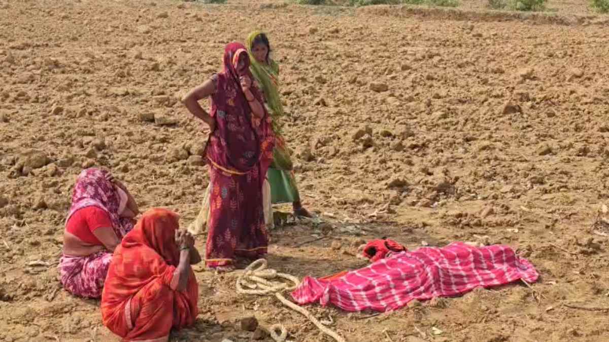 नवविवाहिता ने की आत्महत्या : मायके पक्ष का आरोप – ससुराल वालों की प्रताड़ना से तंग आकर बेटी ने लगाई फांसी