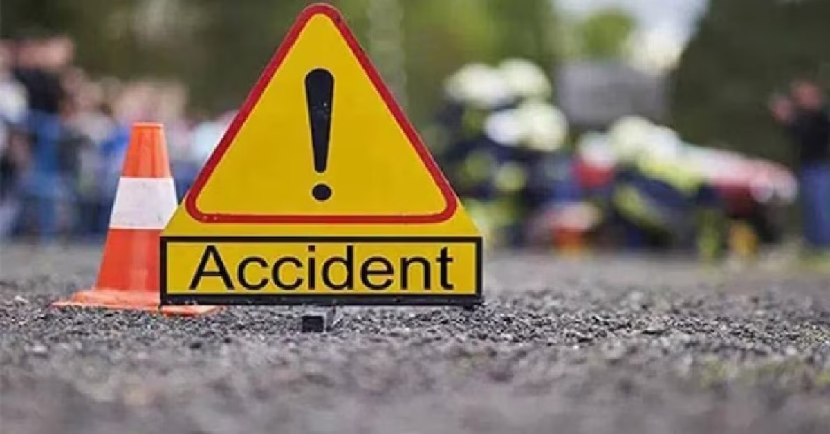 बदायूं में भीषण सड़क हादसा, रेस लगा रहे ट्रैक्टर ने ई-रिक्शा को मारी टक्कर, 6 की मौत, 2 घायल