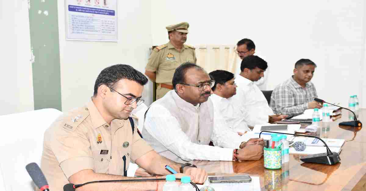 UP Police Bharti Exam 2026: पुलिस भर्ती को लेकर उच्च स्तरीय बैठक, दिए गए ये कड़े निर्देश
