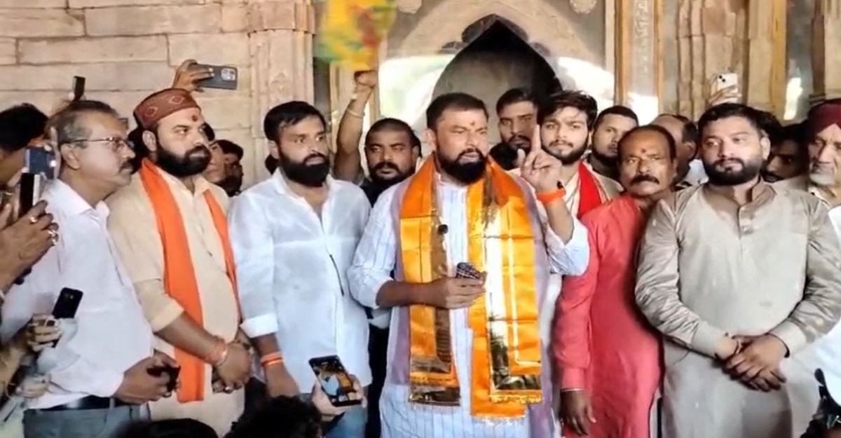 धार पहुंचे विधायक टी राजा: भोजशाला में की आरती, बोले- ‘अयोध्या के बाद यह हिंदुओं की दूसरी बड़ी विजय, अब काशी-मथुरा की बारी’