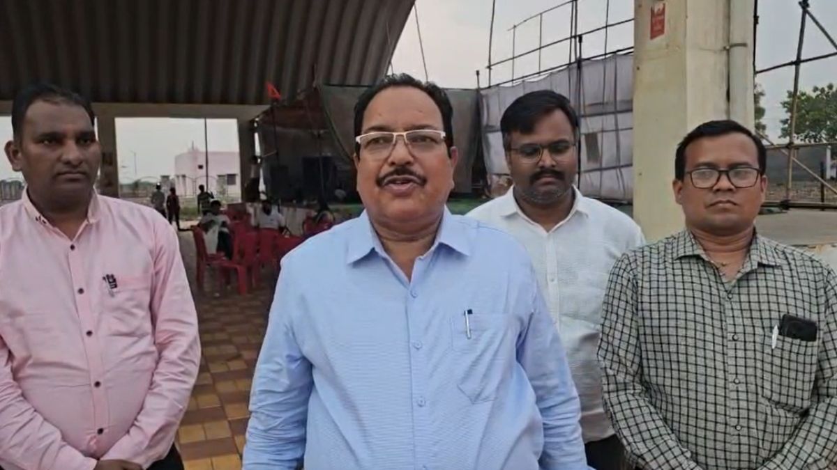 तहसीलदारों की हड़ताल पर नहीं बनी सहमति, मंत्री और सचिव से बातचीत बेनतीजा, कनिष्ठ प्रशासनिक संघ ने आरोपियों की गिरफ्तारी तक आंदोलन जारी रखने का किया ऐलान