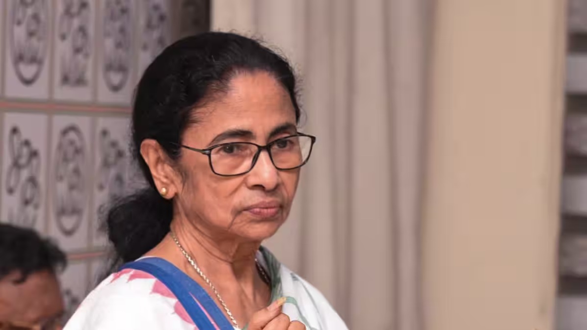 कूचबिहार के मेखलीगंज नगरपालिका में TMC का शासन हुआ खत्म, चेयरमैन समेत छह पार्षद कांग्रेस में शामिल