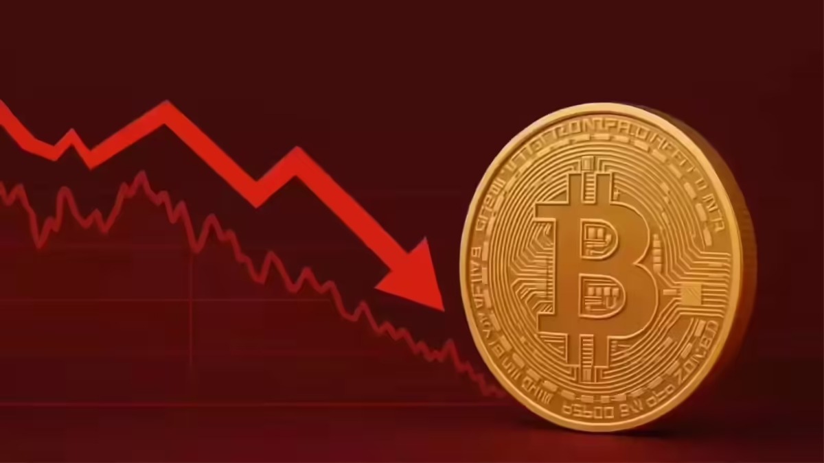 Bitcoin Crash Latest Update : 2 साल के सबसे निचले स्तर पर गिरा बिटकॉइन, पढ़िए क्रिप्टो मार्केट में भूचाल की सीक्रेट कहानी ?
