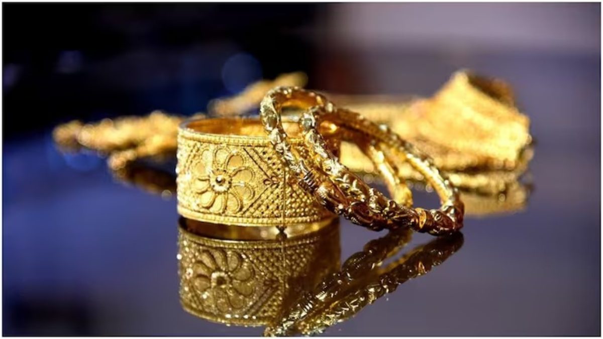 Gold Silver Price Today : सोना 1.54 लाख रुपए के नीचे फिसला, चांदी में 2% से ज्यादा गिरावट, जानिए क्या है वजह ?