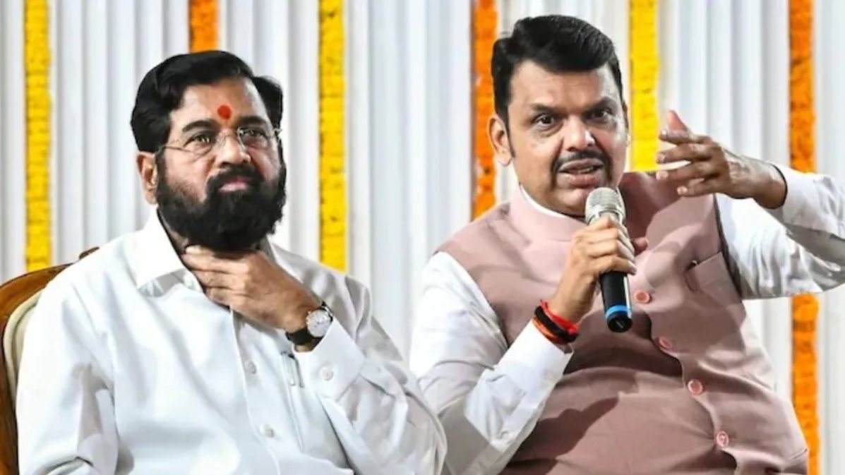 महायुति में एक निमंत्रण से जगजाहिर हुई दरार, नवी मुंबई एयरपोर्ट इवेंट में फडणवीस शिंदे को भूल गए!