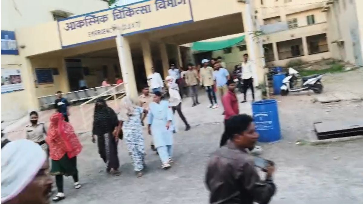 देह व्यापार का भंडाफोड़: आपत्तिजनक हालत में पकड़े गए युवक-युवतियां, 3 महिलाओं समेत 9 हिरासत में