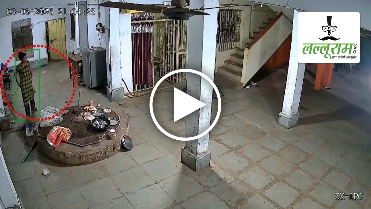 राम मंदिर में दो महिलाओं ने चोरी की वारदात को दिया अंजाम, CCTV में कैद हुई करतूत, जांच में जुटी पुलिस