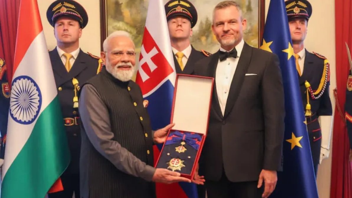 स्लोवाकिया ने पीएम मोदी को देश के सर्वोच्च सम्मान से नवाजा, प्रधानमंत्री को ये 33वां ग्लोबल ऑनर मिला