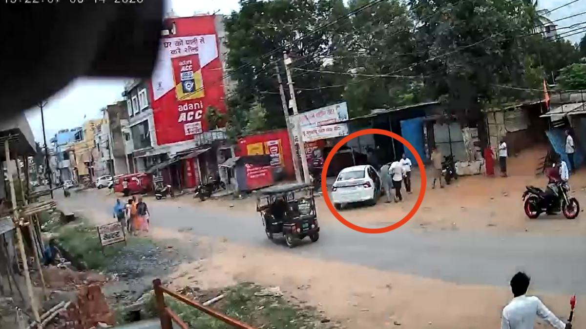 CG Crime : दिनदहाड़े इंजीनियर से लूट, CCTV में कैद हुई वारदात, तीन आरोपियों के खिलाफ FIR