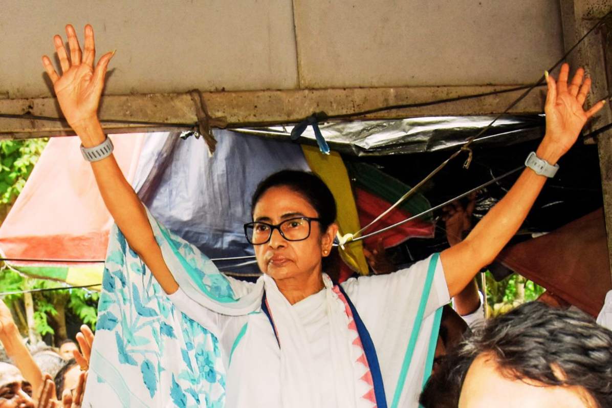 विधायक, सांसद के बाद अब फंड में सेंध! ममता के कोषाध्यक्ष ने TMC के फंड पर शुरू की जंग, खाते से न हो लेनदेन; बैंक को लिखी चिट्ठी