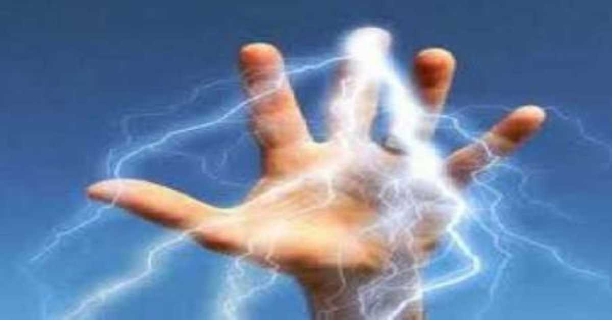 ऊपर से टूट पड़ी मौतः 5-7 लोगों पर टूटकर गिरा 11 हजार वोल्ट की विद्युत लाइन का तार, मंजर देख दहल उठे लोग