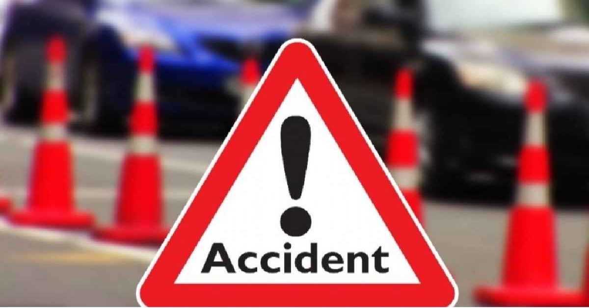 सांसें रोक देने वाली रफ्तारः डंपर ने बाइक को मारी ठोकर, काल के गाल में समाई 2 जिंदगी, हादसा जानकर कांप उठेगी रूह