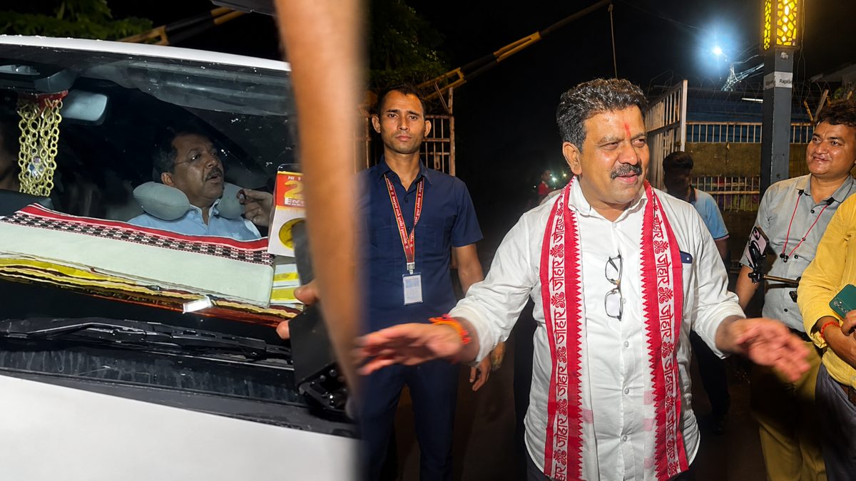 मुख्यमंत्री निवास में देर रात 2 बजे तक चली मैराथन बैठक, मंत्रिमंडल में फेरबदल की चर्चाओं पर मंत्री रामविचार नेताम बोले- सब सेफ है, छत्तीसगढ़ सेफ है…