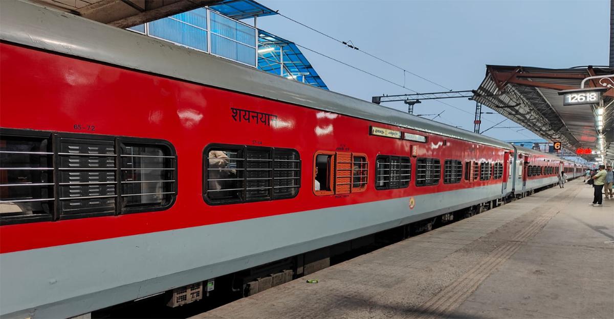 NEET परीक्षा के लिए  रेलवे की खास व्यवस्थाः इंदौर से आज और कल चलेंगी दो स्पेशल ट्रेनें