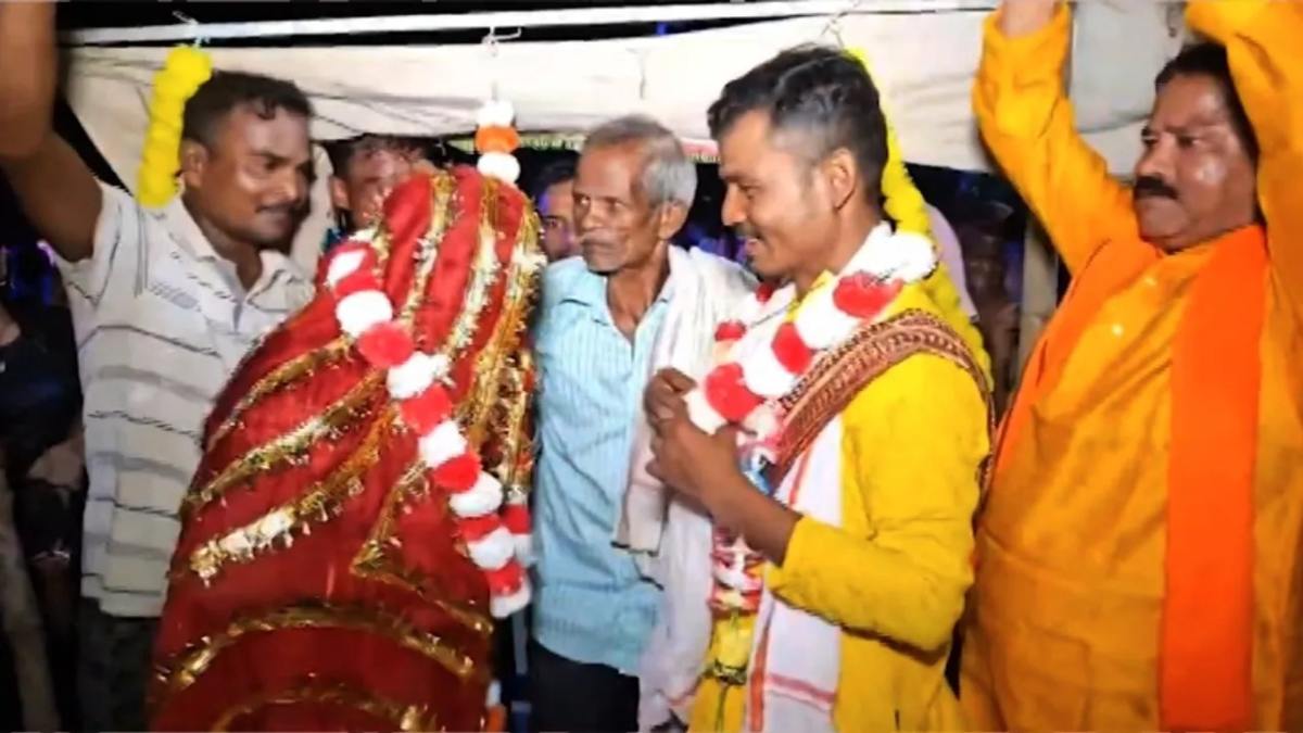 बारिश के लिए अनोखी शादी : 2 पुरुषों ने किया ‘अंडिरा विवाह’, जानिए कहां का है मामला …