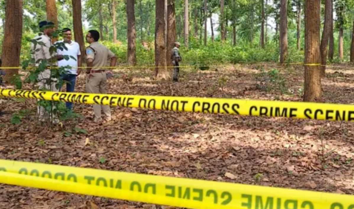 खूंटी में पुलिस-PLFI मुठभेड़, एरिया कमांडर को पिस्टल छीनकर भागने की कोशिश में लगी गोली, सात उग्रवादी हथियार और गोली के साथ गिरफ्तार