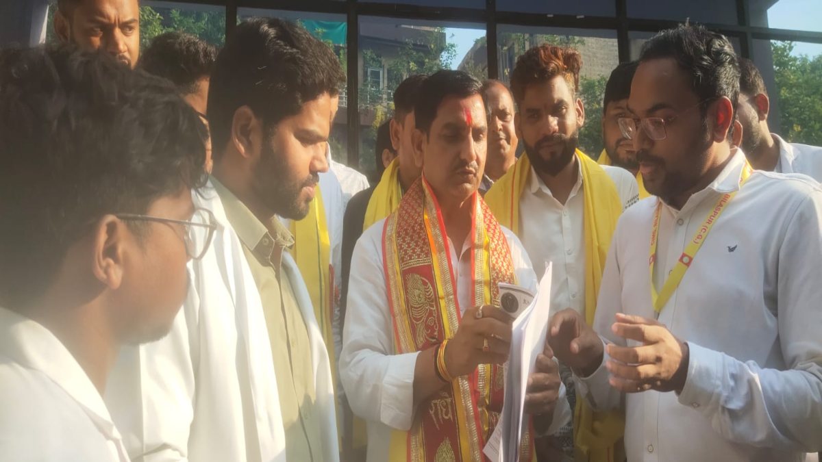 केंद्रीय राज्य मंत्री तोखन साहू से मिले जूनियर डॉक्टर, नए मेडिकल रजिस्ट्रेशन नियम, आउटसोर्सिंग और स्टाइपेंड वृद्धि समेत कई मांगें उठाईं