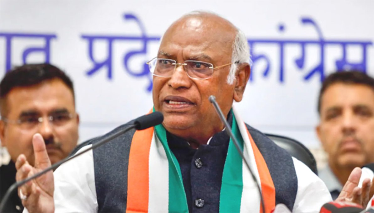 ‘DK-DK के नारे’, सुन कार्यकर्ताओं पर भड़के मल्लिकार्जुन खरगे, बोले- चुप रहो, यूजलेस फैलो