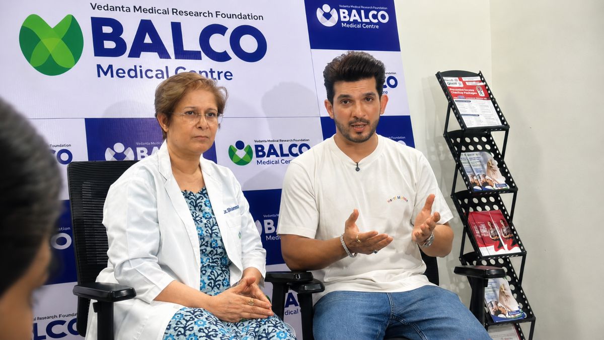 लोकप्रिय टीवी कलाकार अर्जुन बिजलानी और नेहा स्वामी पहुंचे बालको मेडिकल सेंटर, सर्वाइकल कैंसर उन्मूलन अभियान का किया शुभारंभ
