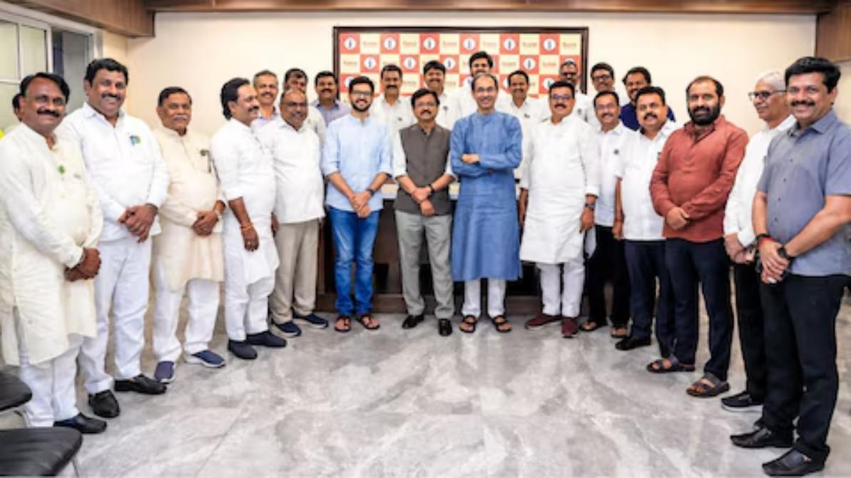 विधायकों की किस्त तैयार? शिवसेना (UBT) के 3 MLA,1 MLC अर्जेंट मीटिंग से हुए गायब, बड़ी टूट की आहट शुरू
