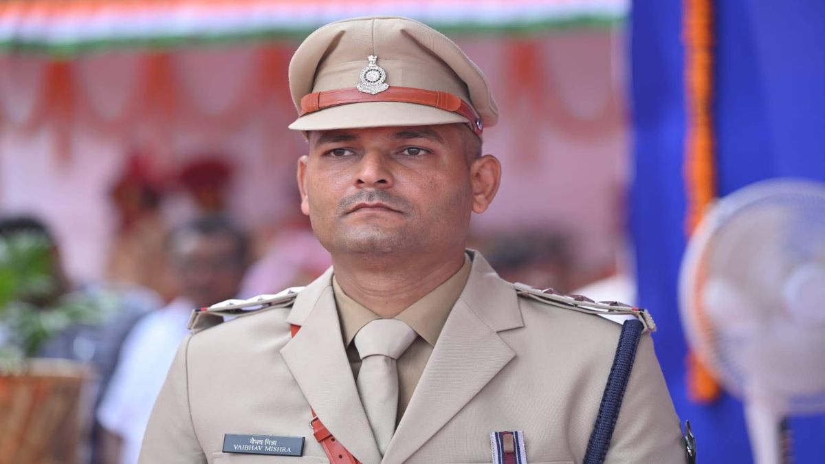 रायपुर ग्रामीण पुलिस के पहले पुलिस लाइन प्रभारी बने वैभव मिश्रा, कमिश्नर संजीव शुक्ला ने जारी किया आदेश
