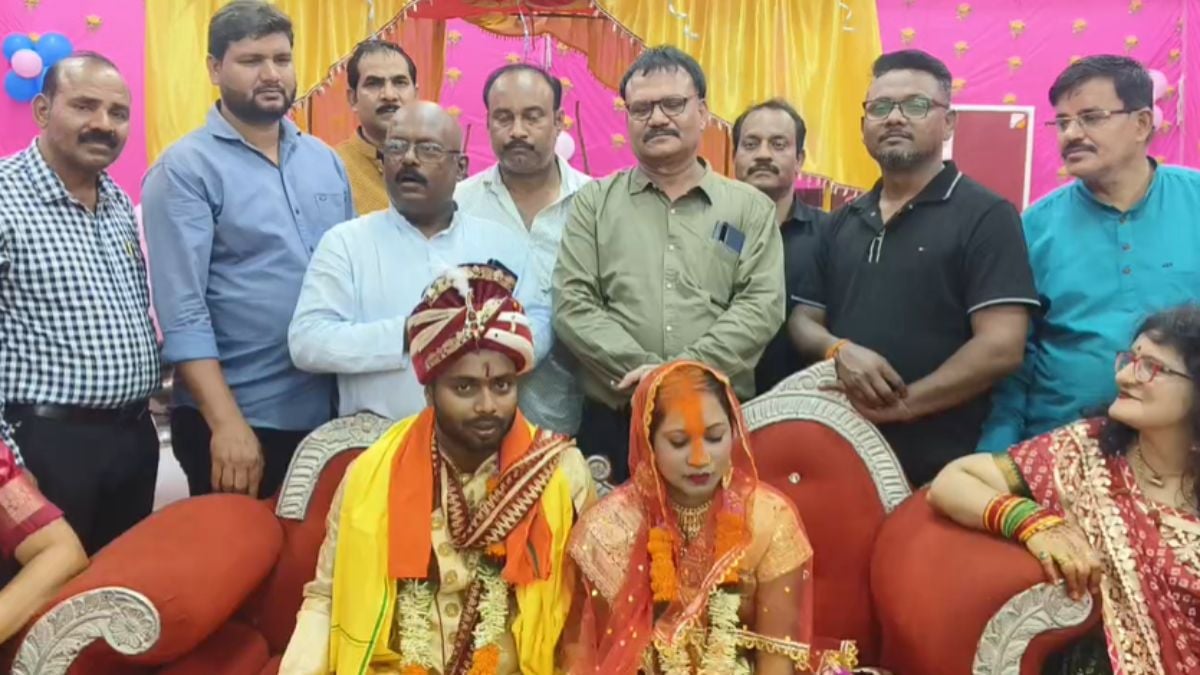 इंसानियत की मिसाल : वीडियो कॉल से तय हुआ विवाह, सामूहिक सहयोग से अनाथ बेटे और गरीब बेटी का बसा घर