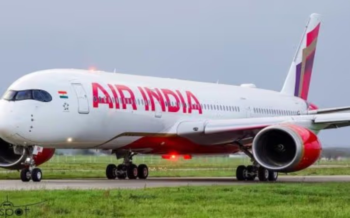 Air India की फ्लाइट AI479 घुसी पाकिस्तानी एयरस्पेस में, तकनीकी गड़बड़ी के चलते हुई चूक
