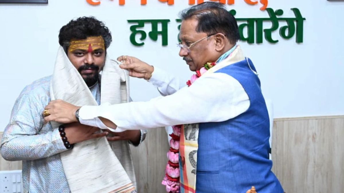 मुख्यमंत्री विष्णुदेव साय से डॉ. प्रेमासाई महाराज ने की सौजन्य भेंट, सुशासन, संस्कृति और बस्तर विकास पर हुई चर्चा