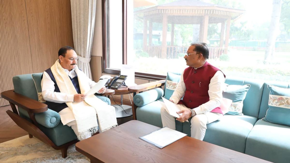 मुख्यमंत्री साय ने केंद्रीय मंत्री जेपी नड्डा से की मुलाकात, स्वास्थ्य सेवाओं और किसानों के लिए खाद-बीज उपलब्धता पर हुई चर्चा