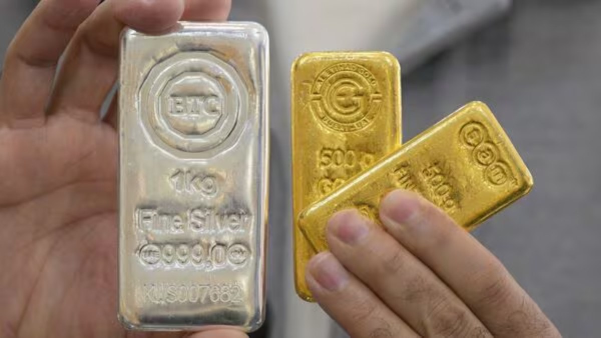 Gold Silver Price Today : ऑल टाइम हाई से ₹40,000 टूटा सोना, चांदी आधी हुई, जानें आज के नए रेट