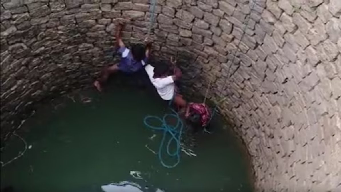 झारखंड में मां ने 2 बच्चों संग कुएं में कूदकर दी जान; घर के पास मिली तीनों की लाश, हृदयविदारक घटना से पूरे गांव में पसरा सन्नाटा