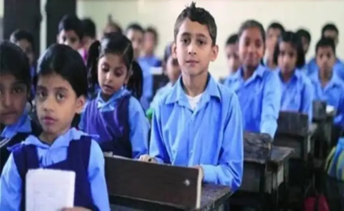 महाराष्ट्र में कक्षा 1 से 10 तक मराठी भाषा अनिवार्य, शिक्षा मंत्री दादा भुसे ने कहा- नियम तोड़ने पर होगी सख्त कार्रवाई