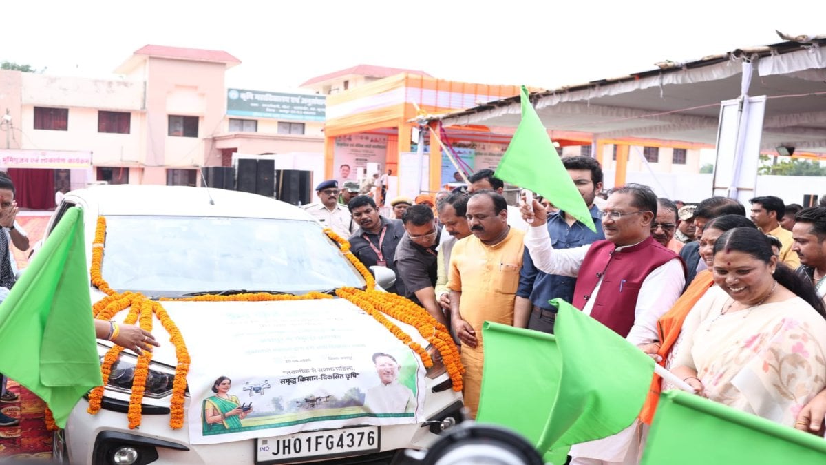 महिला किसान चलाएंगी ड्रोन : सीएम साय ने कहा – ड्रोन दीदी अभियान से कृषि क्षेत्र में तकनीक और मातृशक्ति का होगा सशक्त संगम
