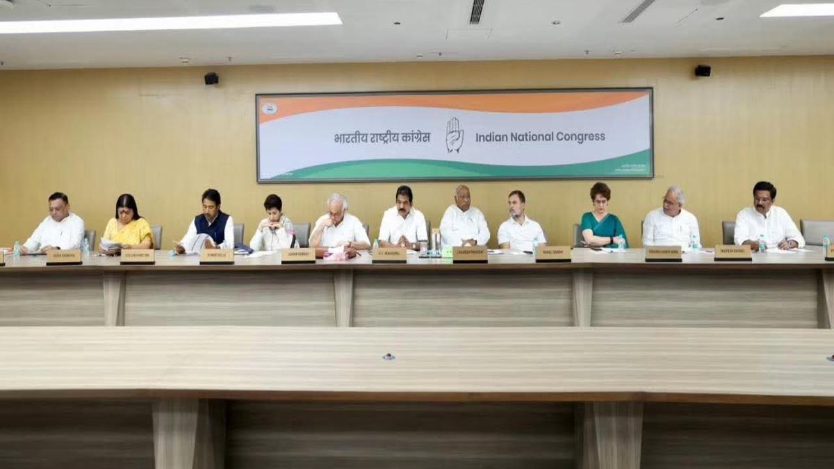 देशभर में सरकार के खिलाफ कांग्रेस करेगी प्रदर्शन : महंगाई, पेपर लीक, सीट चोरी, बेरोजगारी का उठाएंगे मुद्दा, AICC की बैठक में बनी रणनीति
