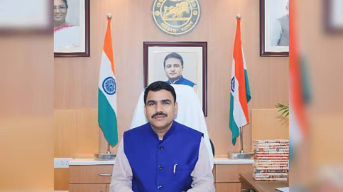 स्कूल खुलने से पहले सभी बच्चों को मिलेंगी किताबें, मंत्री नित्यानंद गोंड ने दिया आश्वासन