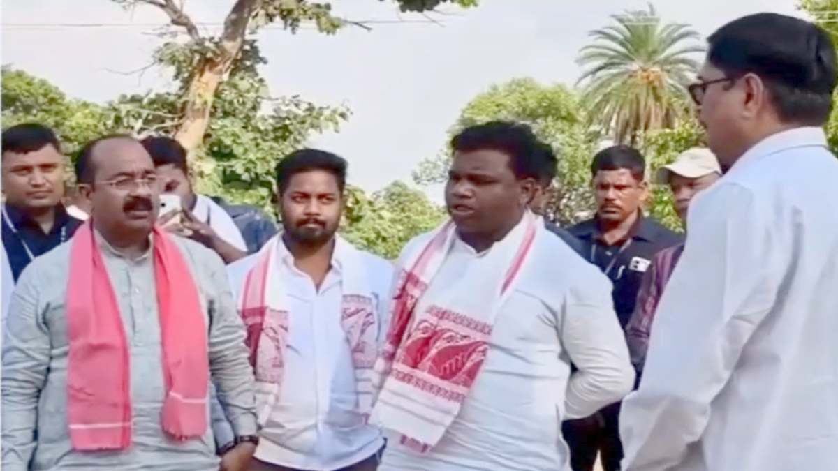 निर्माण कार्यों में देरी पर भड़के डिप्टी सीएम : अरुण साव ने अफसरों और ठेकेदारों से कहा – वर्क प्लान पर चलना नहीं है तो बनाते क्यों हो?