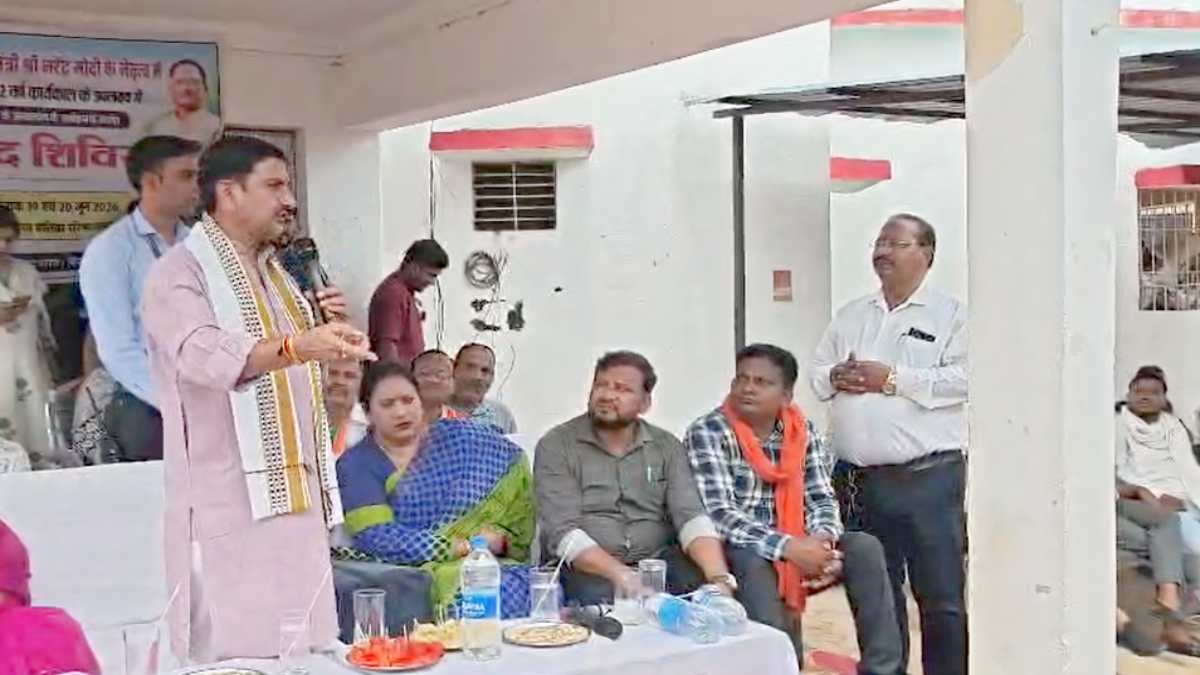 मंच से भड़के केंद्रीय राज्य मंत्री तोखन साहू, CMO को लगाई फटकार, कहा – स्वीकृति के दो साल बाद भी वर्क ऑर्डर क्यों नहीं…