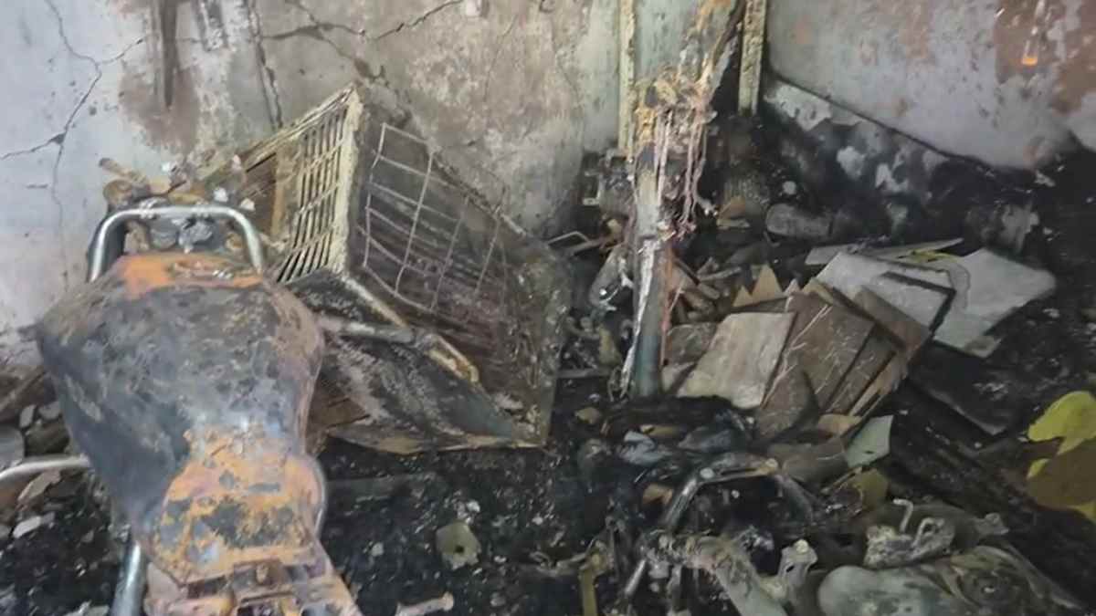 CG में दर्दनाक हादसा : विंडो एसी ब्लास्ट के बाद घर में लगी भीषण आग, पिता की मौत, बेटे की हालत गंभीर